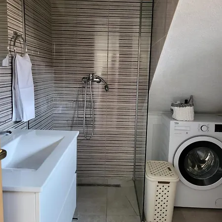 Sandra Apartman